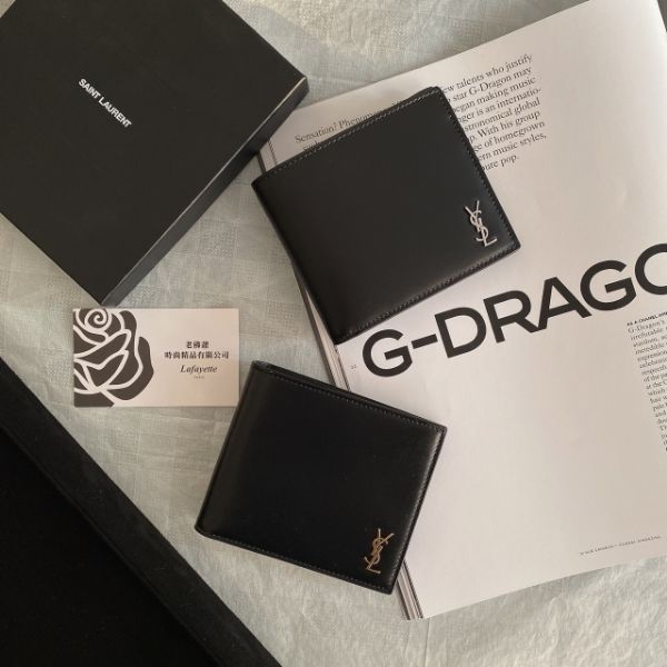 圖片 SAINT LAURENT 滑面牛皮logo 8卡男短夾