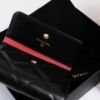 圖片 CHANEL 19 羊皮 三折短夾 黑 紅內裏