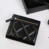 圖片 CHANEL 19 羊皮 三折短夾 黑 紅內裏