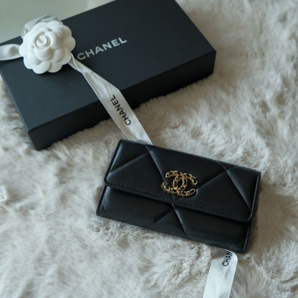 圖片 CHANEL 19 羊皮 中夾 黑 紅內裏