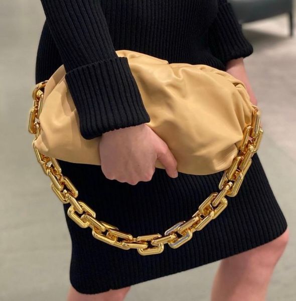 圖片 Bottega Veneta 620230 BV Chain Pouch 玫瑰金鍊雲朵包 杏桃色