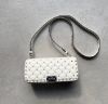 圖片 Valentino Rockstud Spike 小牛皮鏈條肩背包 象牙色