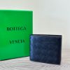 圖片 Bottega Veneta 中格紋編織黑色皮革八卡短夾