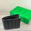 圖片 Bottega Veneta 中格紋編織黑色皮革八卡短夾