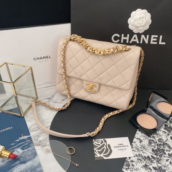 圖片 CHANEL 23P 奶油杏色字母鏈條口蓋包