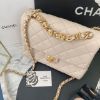 圖片 CHANEL 23P 奶油杏色字母鏈條口蓋包