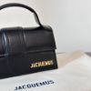 圖片 Jacquemus Bambino 金字logo黑色皮革肩背包