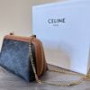 圖片 Celine Triomphe Canvas 棕色老花貝殼鍊包