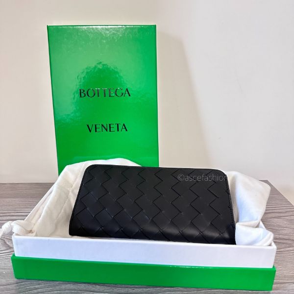 圖片 Bottega Veneta 中格紋編織黑色皮革拉鍊長夾