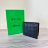 圖片 Bottega Veneta 中格紋編織黑色零錢袋短夾