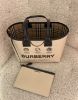 圖片 Burberry 80631211 雙面可用中款 London 托特包 附可拆卸小包