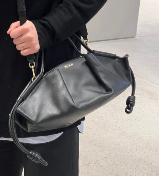 圖片 Loewe 亮面納帕小牛皮Paseo包 黑色