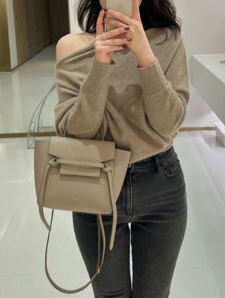 圖片 Celine 壓紋珠地小牛皮袖珍型 Nano Belt 鯰魚包 奶茶色