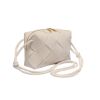 圖片 Bottega Veneta 709417 小款 Cassette 小羊皮相機包 白色