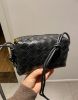 圖片 Bottega Veneta 723547 迷你 Loop 相機包  黑色