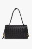 圖片 Bottega Veneta 717435 BV Trio 三隔層小羊皮肩背包/腋下包 黑色