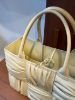 圖片 Bottega Veneta 729043 小款皺褶皮藝 Arco 托特包 燕麥色