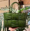 圖片 Bottega Veneta 729043 小款皺褶皮藝 Arco 托特包 松葉綠