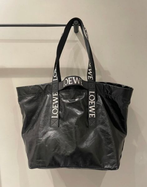 圖片 Loewe Fold Shopper紙質小牛皮手提包 黑色