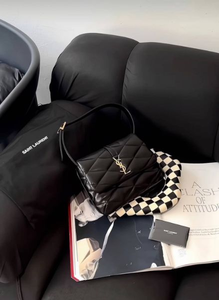 圖片 【YSL】LE57绗縫小羊皮肩 黑金