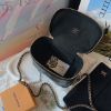 圖片 LOUIS VUITTON M57118 VANITY PM 壓花小羊皮黑色斜背包