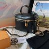 圖片 LOUIS VUITTON M57118 VANITY PM 壓花小羊皮黑色斜背包