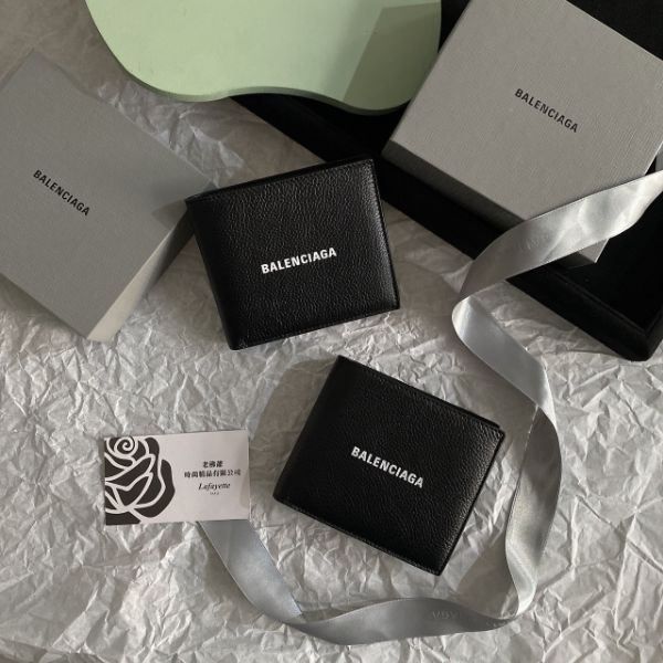 圖片 BALENCIAGA 經典牛皮8卡男短夾