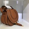 圖片 Chloe Mini Marcie 迷你粒面小牛皮鈴鼓包 焦糖色