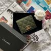 圖片 CHANEL 22K 浮雕LOGO 古巴綠零錢袋內裡兩折短夾