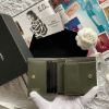 圖片 CHANEL 22K 浮雕LOGO 古巴綠零錢袋內裡兩折短夾