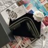 圖片 CHANEL 22K 浮雕LOGO 古巴綠零錢袋內裡兩折短夾