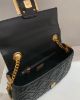 圖片 Fendi 8BR793 Baguette FF 立體浮雕小羊皮貝貴包 黑色配金鏈