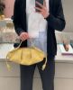 圖片 Loewe 亮面納帕小牛皮小款 Paseo 包 深奶油色