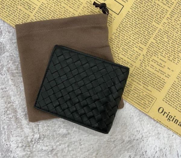 圖片 【現貨在台 】BOTTEGA VENETA BV 經典編織 小羊皮皮革 對摺短夾 皮夾 196207 黑色