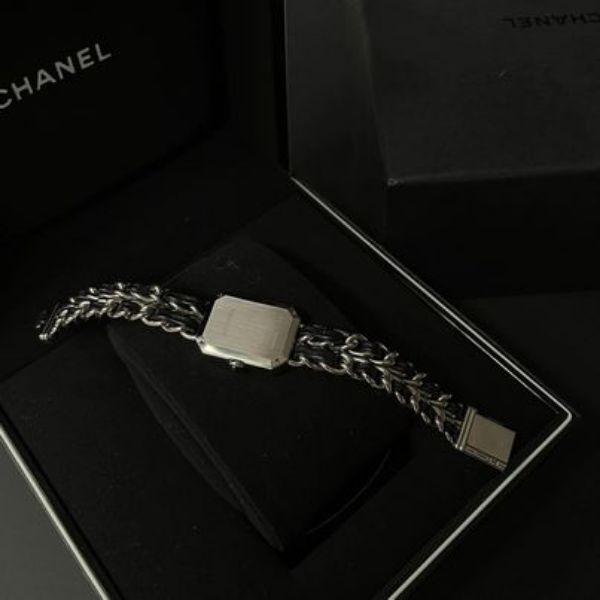 圖片 Chanel 黑銀編織方糖首映錶