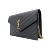 圖片 YSL Monogram V字縫線魚子醬牛皮金logo斜背/肩背信封包-19cm(695108-黑)