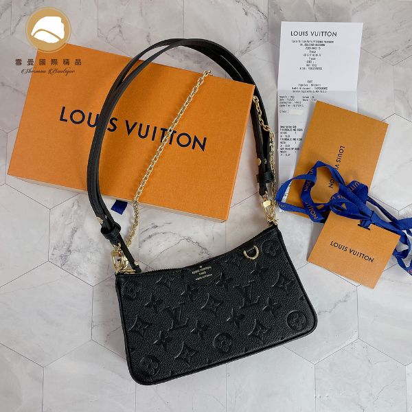 圖片 【雪曼國際精品】LV M80349 EASY POUCH ON STRAP 黑色牛皮壓紋肩背／斜背包，全新品，晶片款