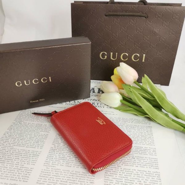 圖片 【雪曼國際精品】GUCCI 經典SWING系列燙金LOGO紅色小牛皮顆粒紋ㄇ字型拉鍊卡夾零錢包～全新品現貨