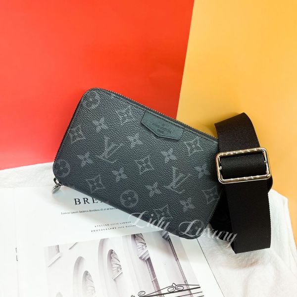 圖片 LV ALPHA 黑灰字紋雙層拉鏈小斜背