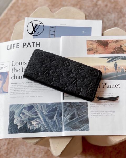 圖片 LV CLEMENCE 壓紋拉鍊長夾