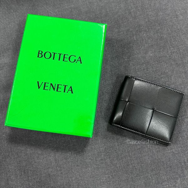 圖片 Bottega Veneta 大格紋編織黑色八卡短夾