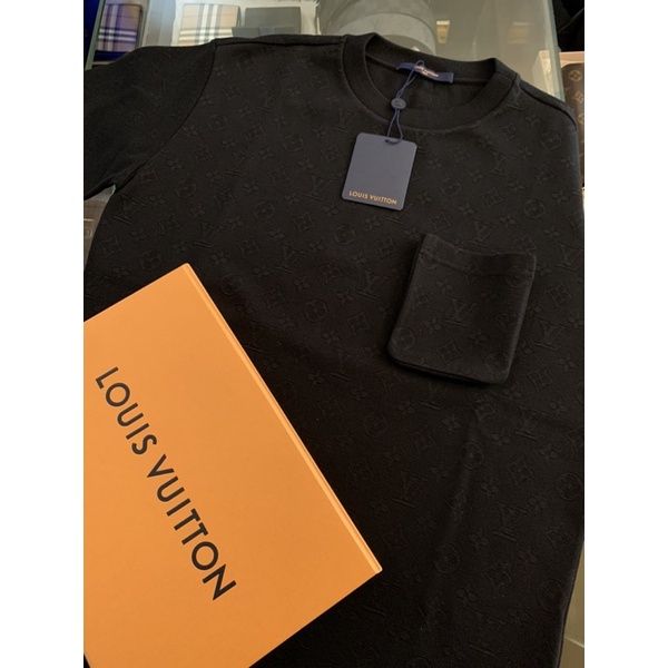 圖片 Limit精品✔️Louis Vuitton LV 經典 前後滿版logo設計 前面口袋 黑色 短袖T恤上衣