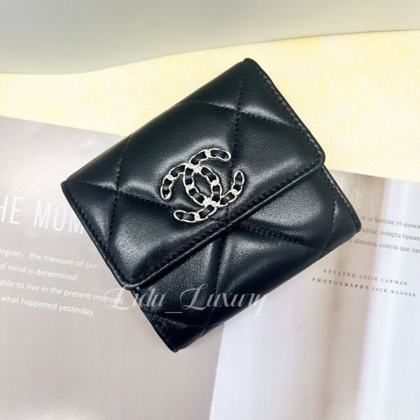 圖片 CHANEL 黑色19羊皮銀扣 三折短夾