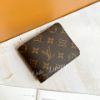 圖片 LV Multiple 咖啡字紋三卡交叉對開短夾