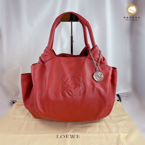 圖片 【雪曼國際精品】LOEWE NAPA AIRE頂級輕量小羊皮 深橘紅色空氣包／肩背包／手提包，中款，二手商品9成新