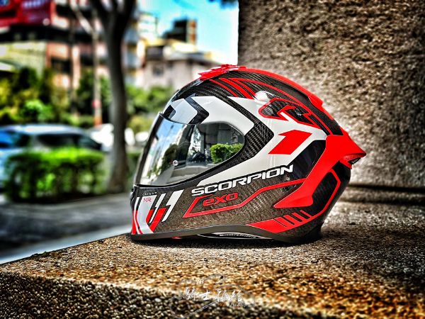 圖片 Scorpion EXO R1 Evo Air Carbon Supra 黑白紅 贈墨片