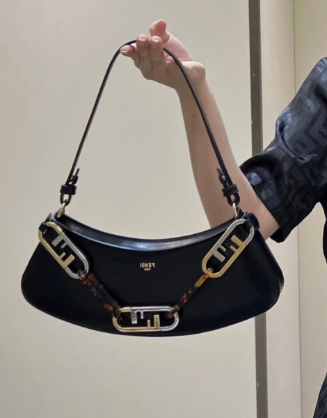 圖片 Fendi 8BS068 小牛皮 O’Lock Swing 腋下包 黑色
