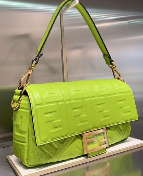 圖片 Fendi 8BR600 Baguette FF 立體浮雕小羊皮貝貴包 嫩芽綠
