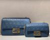 圖片 Fendi 8BR793 Baguette FF 立體浮雕小羊皮貝貴包  深藍色配金鏈