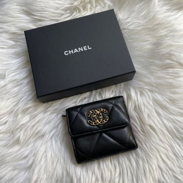 圖片 Chanel黑金編織19短夾